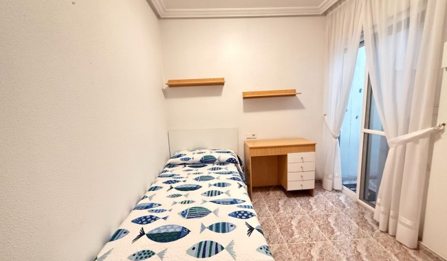 Resale - Apartment - Torrevieja - Playa del cura