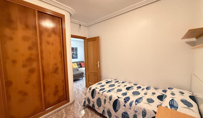 Resale - Apartment - Torrevieja - Playa del cura