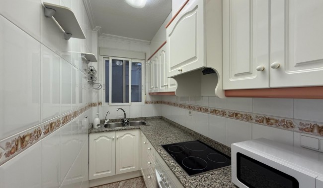 Resale - Apartment - Torrevieja - Playa del cura