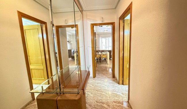 Resale - Apartment - Torrevieja - Playa del cura
