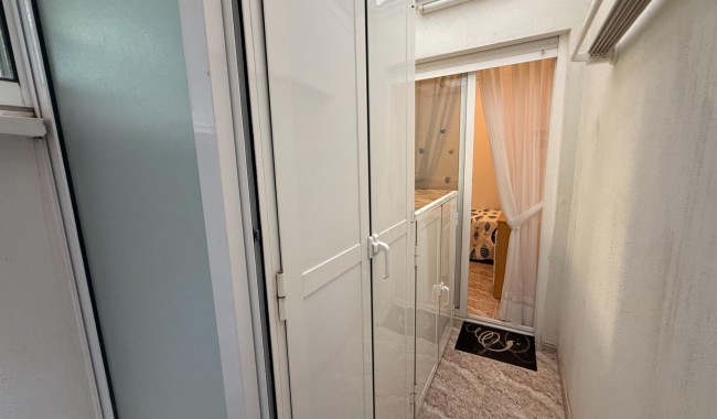 Resale - Apartment - Torrevieja - Playa del cura