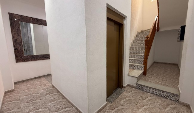 Resale - Apartment - Torrevieja - Playa del cura