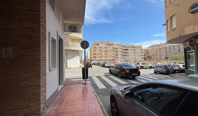 Resale - Apartment - Torrevieja - Playa del cura