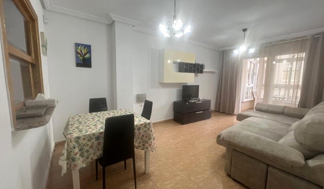 Alquiler a largo plazo - Apartamento - Torrevieja - Playa del cura