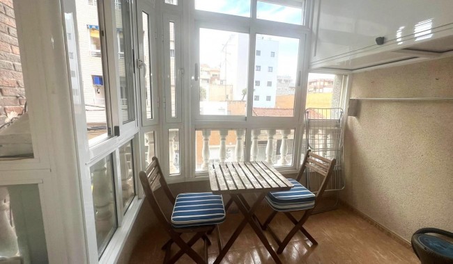 Alquiler a largo plazo - Apartamento - Torrevieja - Playa del cura